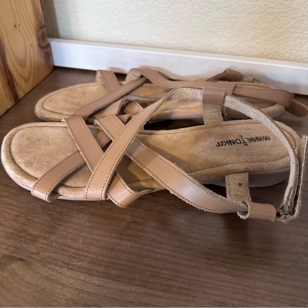 Minnetonka Women's Slingback Sunny Beige Sandals Size 13 - Picture 2 of 9